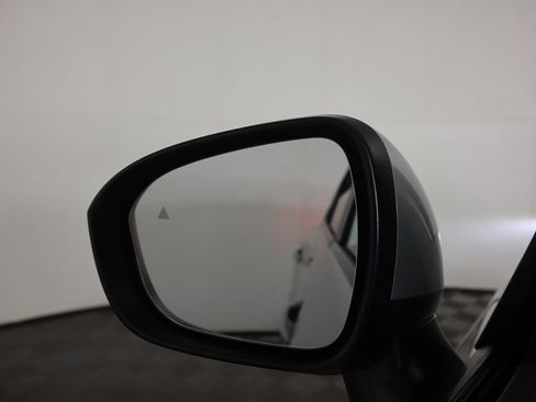 Used 2022 Nissan Rogue SV image 33