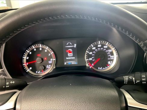 Used 2022 Toyota Highlander LE AWD/4WD image 24