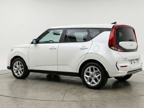 Used 2025 Kia Soul LX w/ LX Technology Package image 6