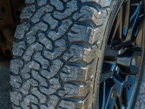 Used 2022 GMC Sierra 1500 Elevation image 16