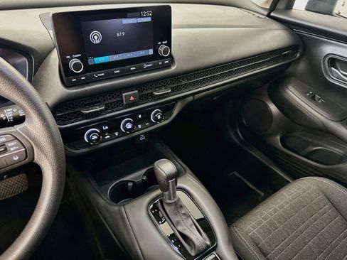 Used 2025 Honda HR-V LX image 25