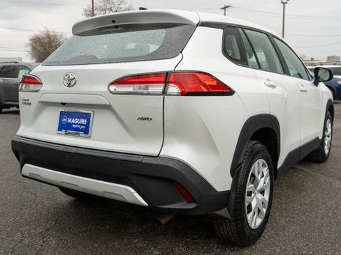 Used 2023 Toyota Corolla Cross L AWD/4WD image 6
