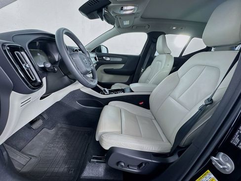 Used 2024 Volvo XC40 B5 Ultimate w/ Protection Package Premier image 14