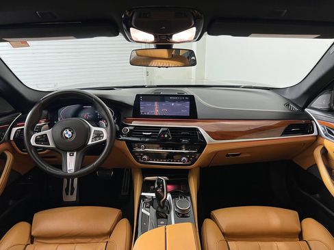 Used 2020 BMW M550i xDrive w/ Executive Package image 16