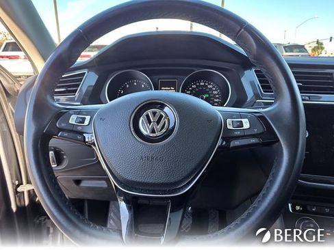 Used 2019 Volkswagen Tiguan SE w/ Panoramic Sunroof Package image 23