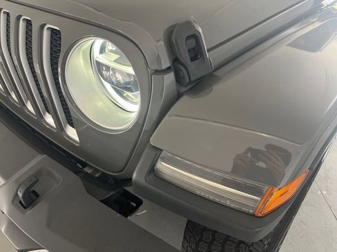 Used 2018 Jeep Wrangler Unlimited Sahara AWD/4WD image 35