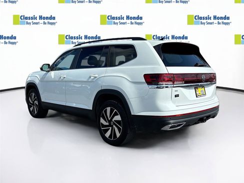 Used 2025 Volkswagen Atlas SE FWD image 5