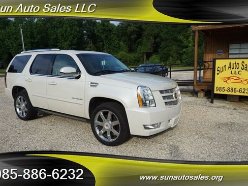 Used 2014 Cadillac Escalade Premium RWD image 1