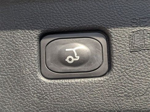 Used 2024 Ford Edge Titanium image 30