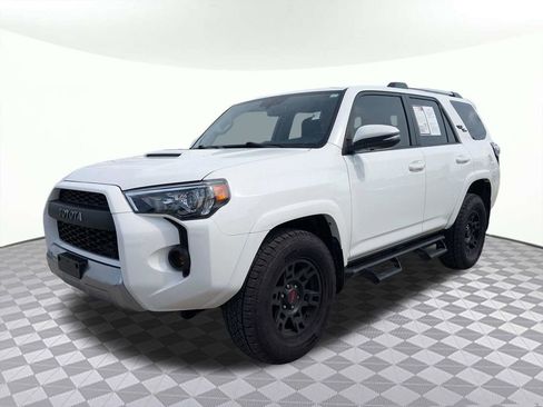 Used 2018 Toyota 4Runner TRD Off-Road Premium AWD/4WD image 7