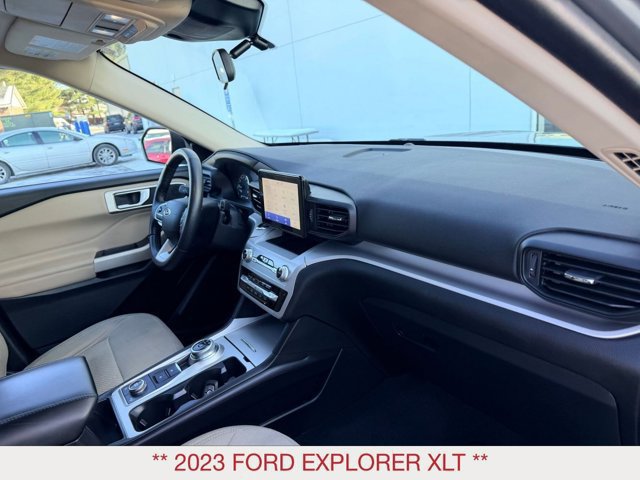 Used 2023 Ford Explorer XLT w/ Class IV Trailer Tow Package AWD/4WD image 16