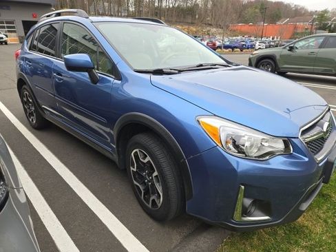 Used 2017 Subaru Crosstrek 2.0i Premium image 6