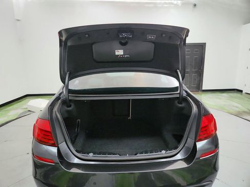 Used 2014 BMW 550i xDrive Sedan AWD/4WD image 31