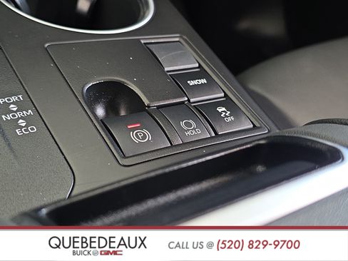 Used 2023 Toyota Highlander XLE FWD image 22