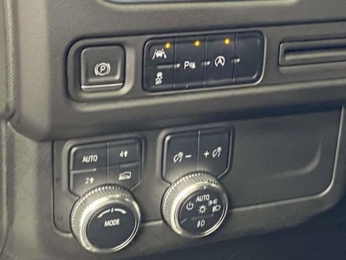 Used 2023 GMC Yukon SLT image 19