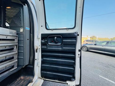 Used 2015 GMC Savana 2500 image 13