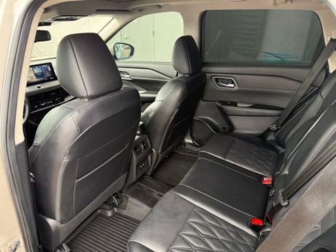 Certified 2024 Nissan Rogue Platinum image 16