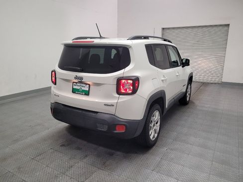 Used 2016 Jeep Renegade Latitude AWD/4WD image 9