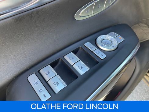 Used 2025 Genesis GV70 3.5T Sport w/ Sport Prestige Package image 21