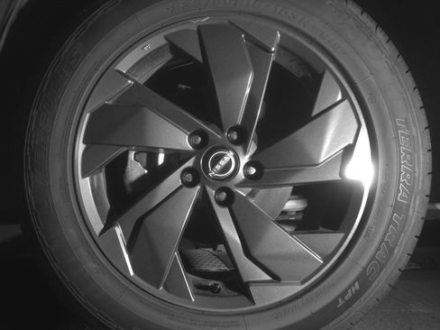 Used 2025 Nissan Rogue SV image 12