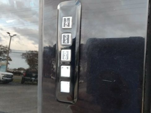 Used 2019 Ford F150 XLT image 11