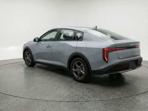 Used 2025 Kia K4 LXS image 6