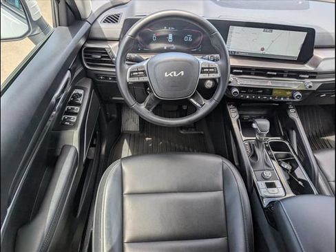 Used 2025 Kia Telluride S FWD image 8