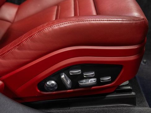 Used 2020 Porsche Panamera GTS image 53