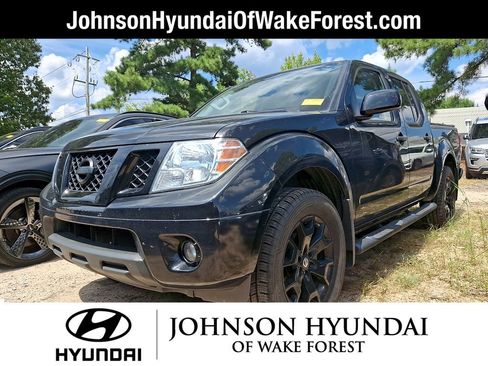 Used 2020 Nissan Frontier SV w/ Midnight Edition Floor Mats AWD/4WD image 2