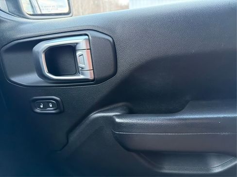 Used 2019 Jeep Wrangler Unlimited Sport image 22