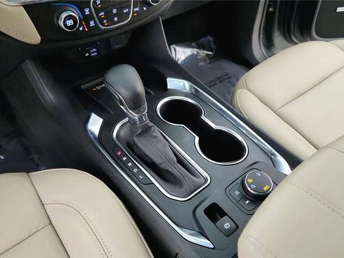 Used 2023 Chevrolet Traverse LT w/ LT Premium Package image 36