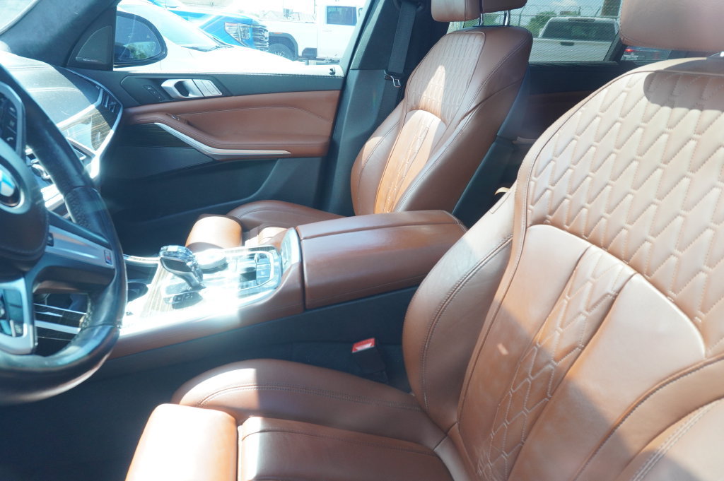 Used 2021 BMW X7 xDrive40i w/ M Sport Package AWD/4WD image 9
