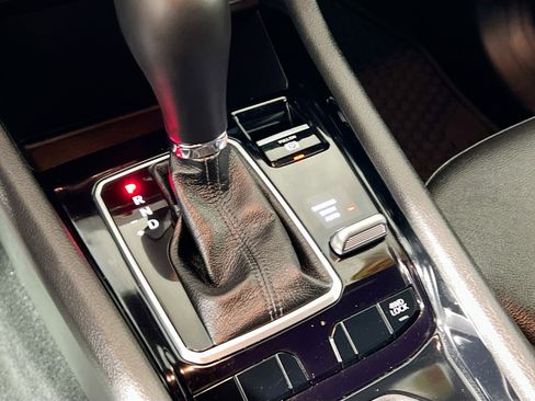 Used 2025 Jeep Compass Latitude w/ Convenience Group AWD/4WD image 25