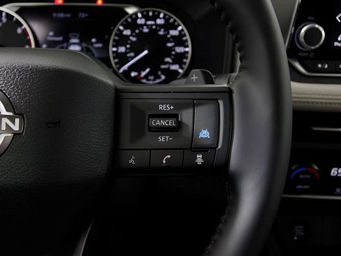 Used 2025 Nissan Rogue SV image 19