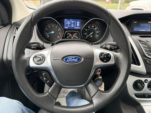 Used 2014 Ford Focus SE w/ SE Winter Package image 15