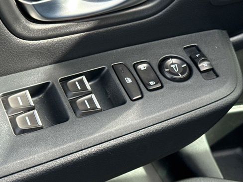 Certified 2025 Honda Pilot Touring image 21
