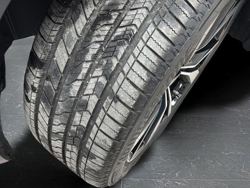 Used 2025 Volkswagen Atlas Cross Sport SEL Premium R-Line image 31