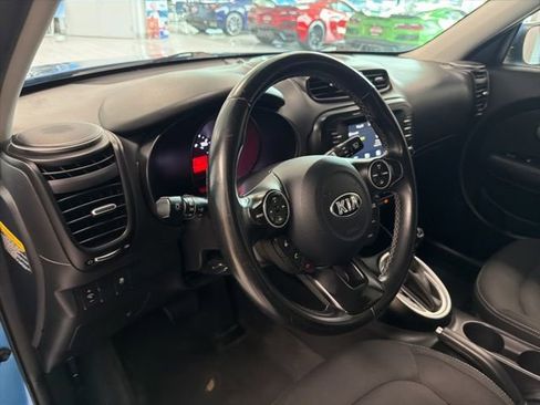 Used 2018 Kia Soul + FWD image 15