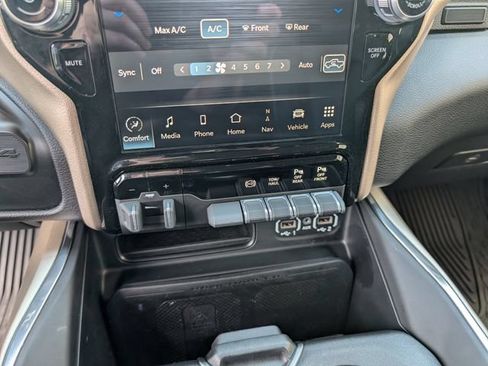 Used 2022 RAM 3500 Laramie AWD/4WD image 19