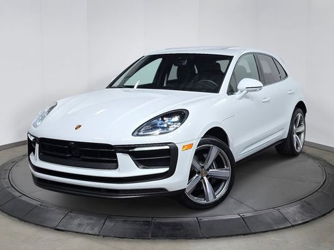 Certified 2025 Porsche Macan AWD/4WD image 1