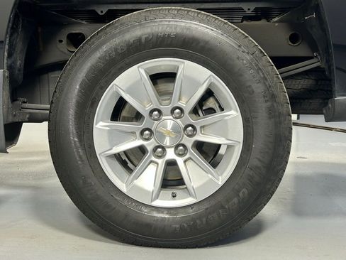 Used 2023 Chevrolet Silverado 1500 LT AWD/4WD image 34