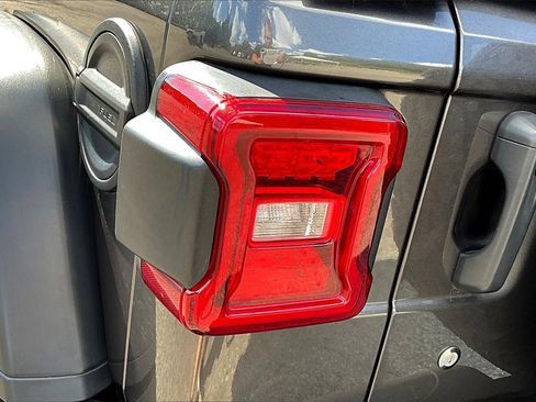 Used 2018 Jeep Wrangler Unlimited Rubicon image 21