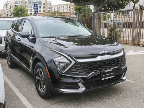 Certified 2023 Kia Sportage LX AWD/4WD image 2
