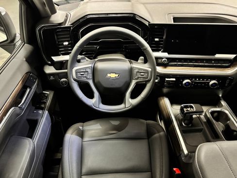 Used 2025 Chevrolet Silverado 1500 LT w/ Texas Edition Plus RWD image 13