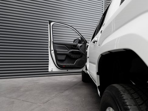 Used 2025 Toyota Tacoma SR5 image 14