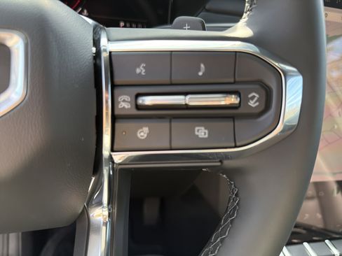 New 2026 GMC Acadia Elevation image 26