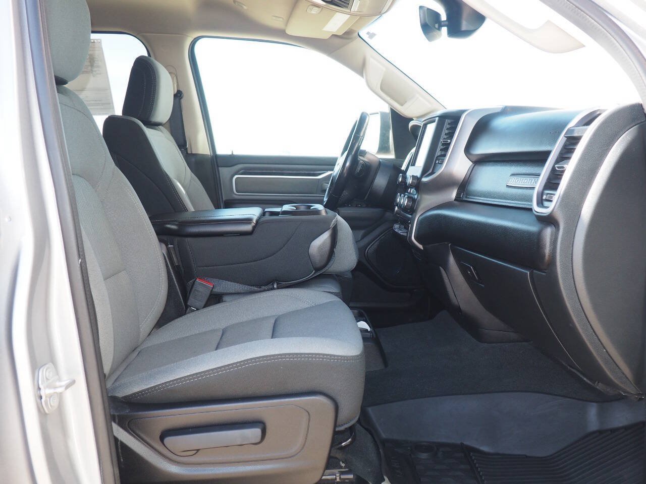 Used 2020 RAM 1500 Big Horn AWD/4WD image 11