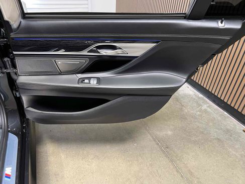 Used 2018 BMW 750i RWD image 75