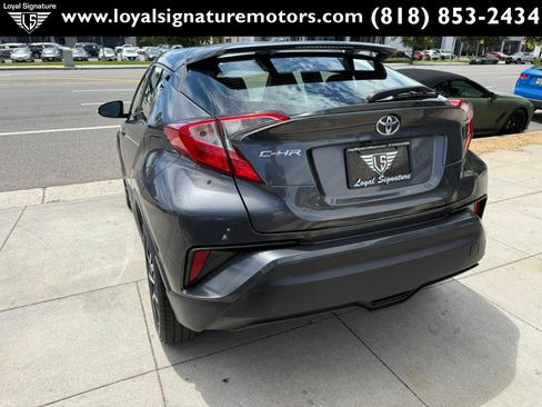 Used 2018 Toyota C-HR XLE FWD image 5