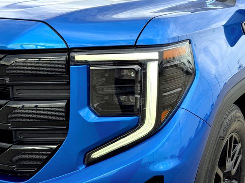 Used 2022 GMC Sierra 1500 Elevation image 4